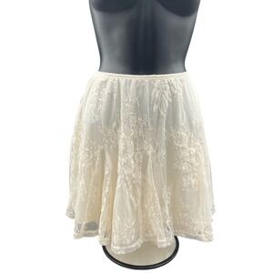 Wild Fable cream lace mini skirt. Size XS. perfect with a graphic T. NWT